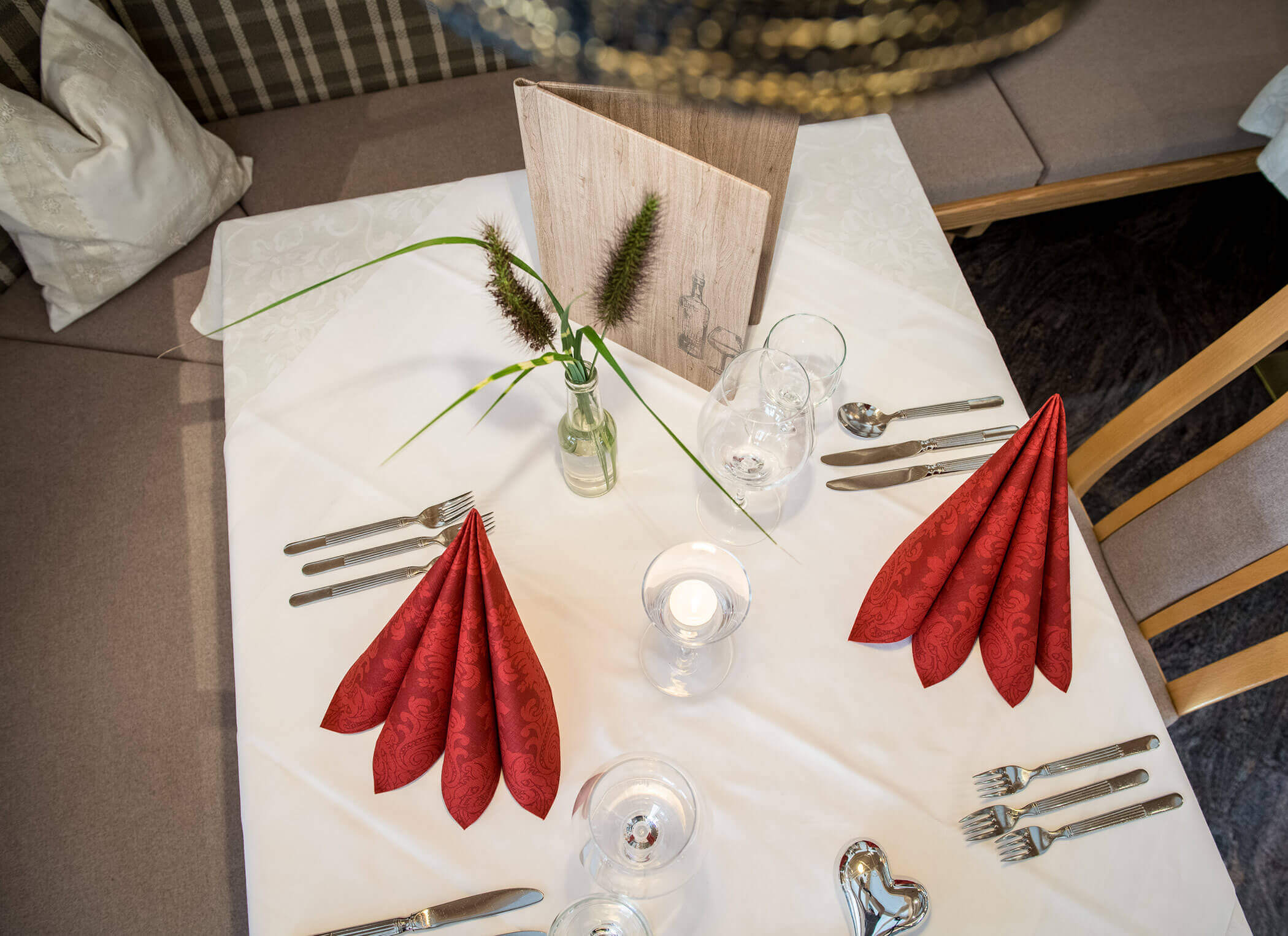 Speisesaal - gedeckter Tisch