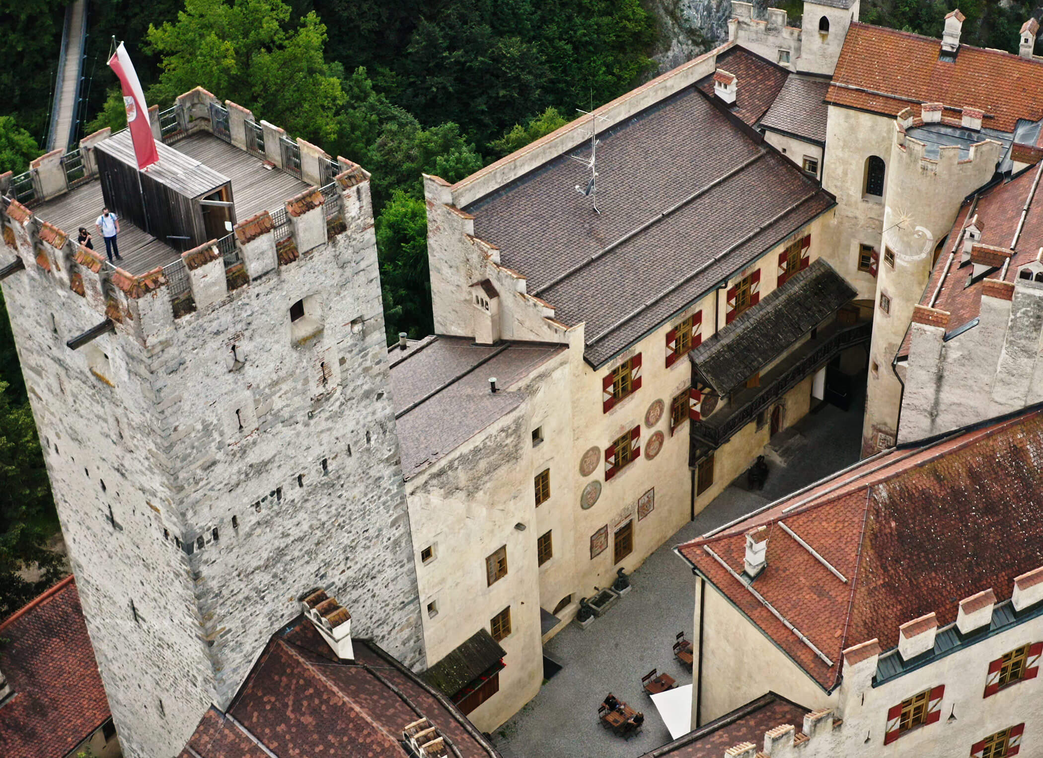 Il castello di Brunico dall'alto